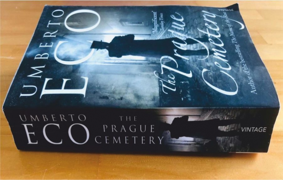 Cementerio de Praga, la novela m&aacute;s popular de Umberto Eco